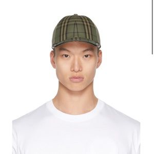 NEW Burberry green iconic hat